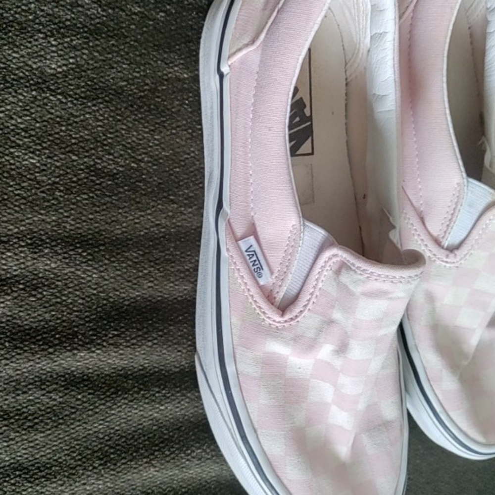**Van's Checked pink shoe**